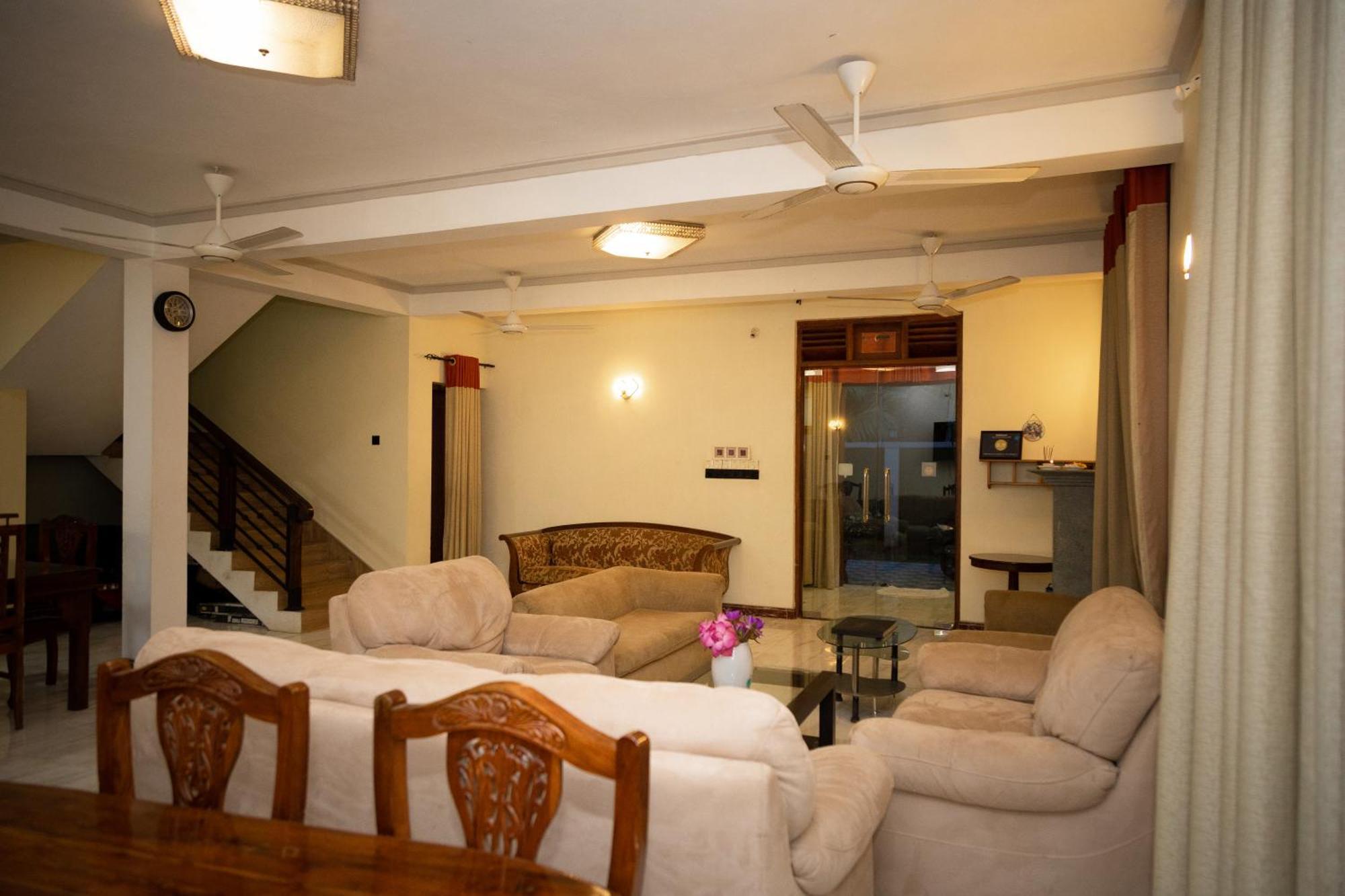 Marathona Tourist Resort - Anuradhapura Luaran gambar
